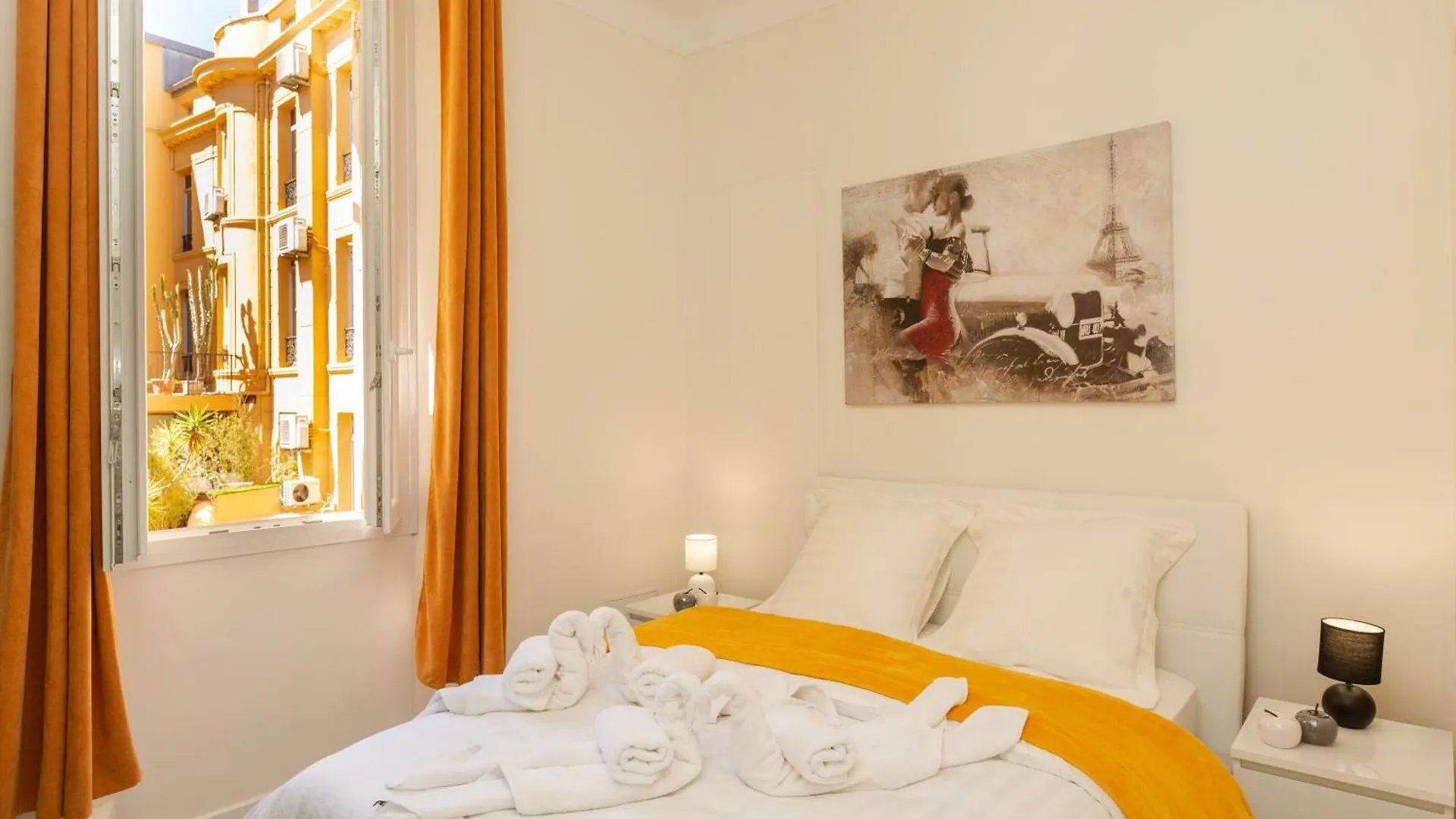 Elegant 2 Rooms In The Heart Of Cannes